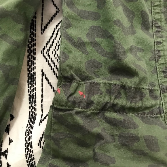 Green Army Jacket ⭐️ - Picture 4 of 8